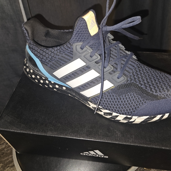 Adidas Black and Blue Running Shoes - Picture 9 of 9